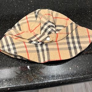 BURBERRY RAIN HAT